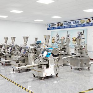 寬敞明亮(liàng)的機器展廳